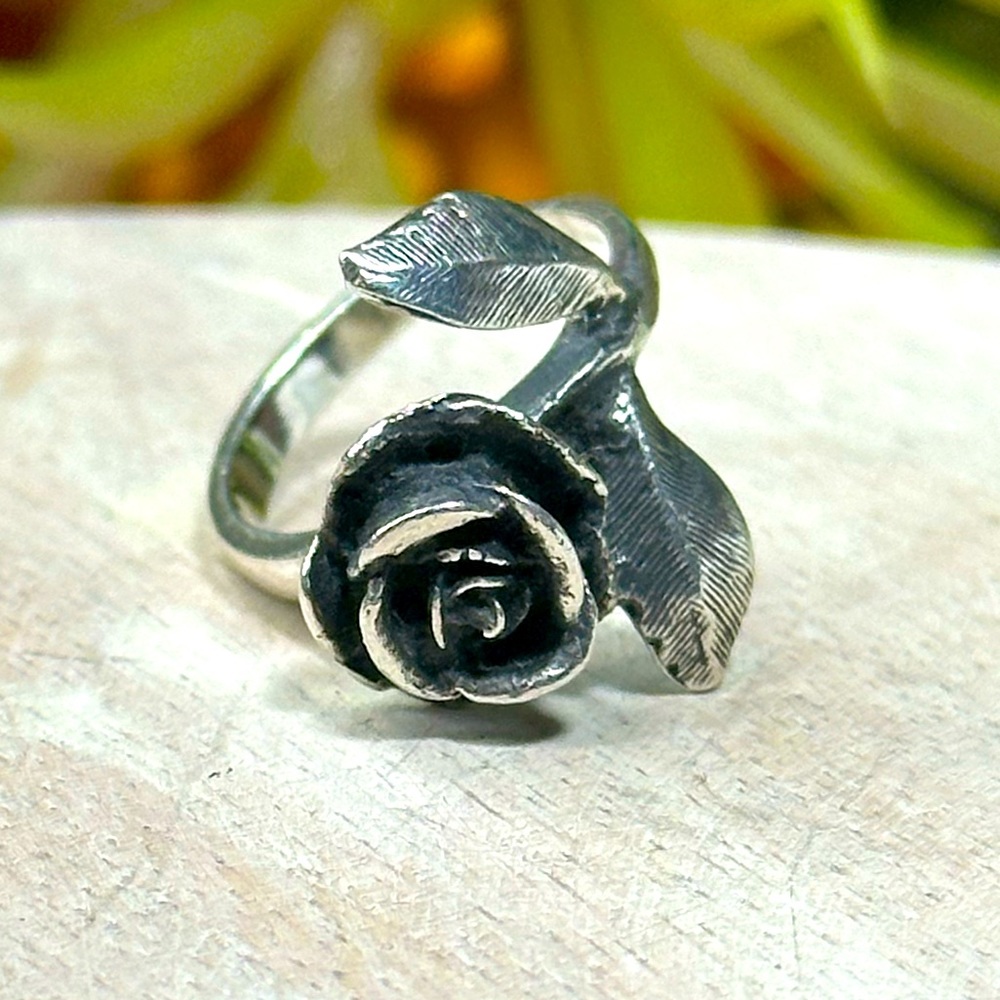 James Avery Rose Ring retired 925 extra small